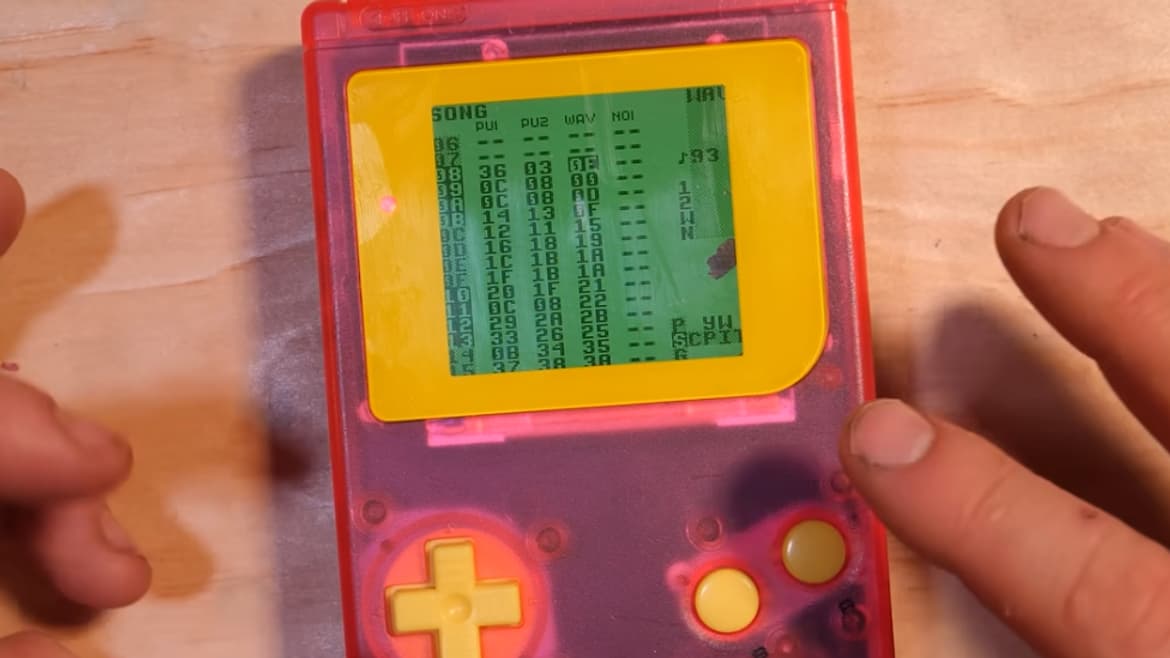 Une composition pour orgue sur Gameboy. Une composition pour orgue sur Gameboy.