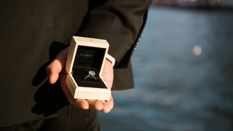 Une bague de fiançailles avec un gros diamant de 1 carat coûte 4600 euros chez Baunat. Comptez plutôt 15.000 dans une grande maison de la Place Vendôme.