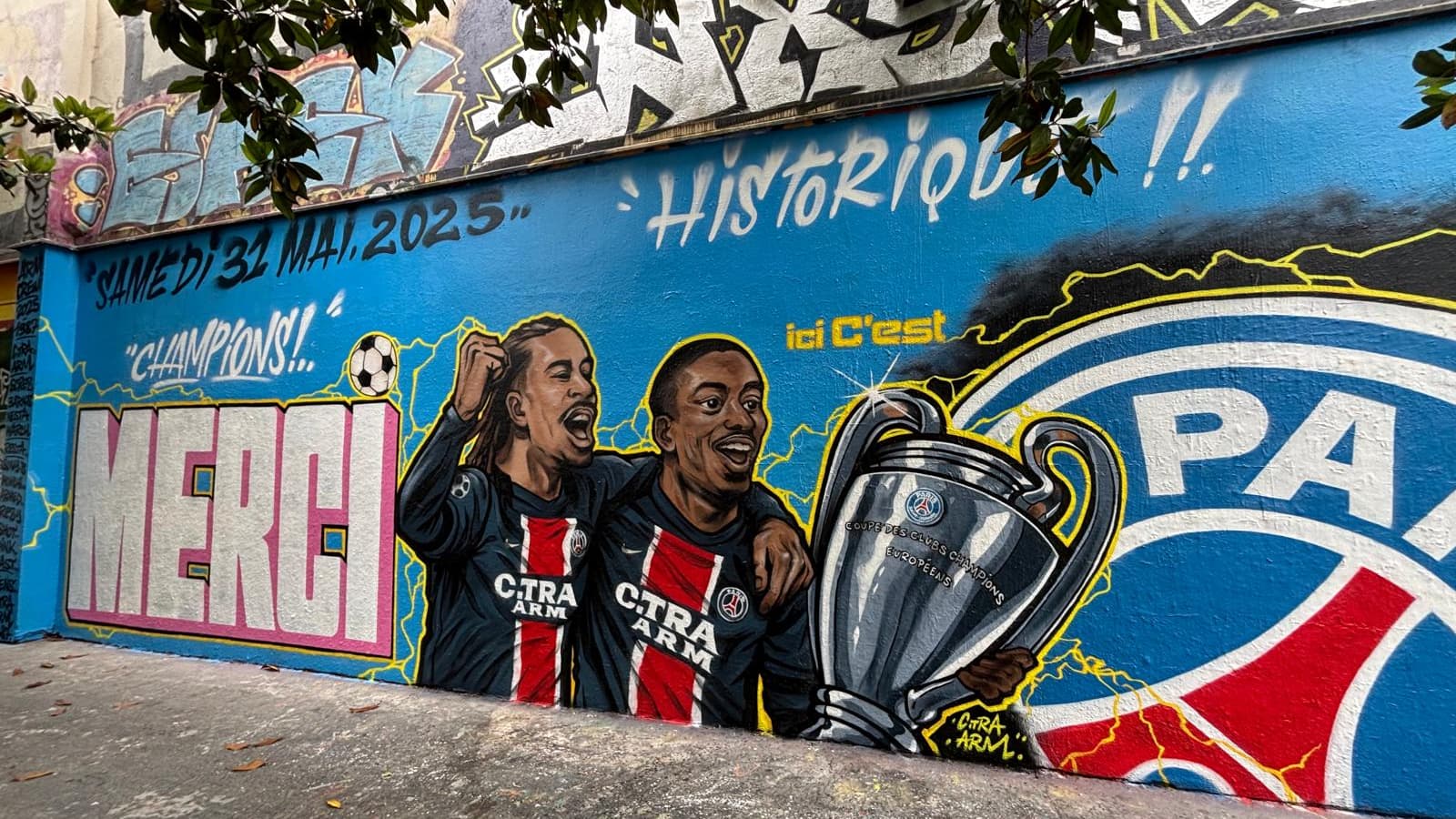 Une fresque célébrant le sacre du PSG en Ligue des champions dévoilée dans le XIXe arrondissement de Paris, le 1er juin 2025.