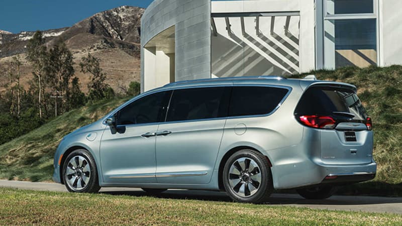 Chrysler a lancé la toute nouvelle génération du Pacifica en 2016. C'est sur ce modèle très familial, taillé pour transporter jusqu'à 8 personnes, que Google et FCA pourraient s'appuyer pour introduire leurs premières technologies d'automatisation communes.