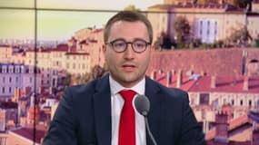 Le député de La France insoumise Antoine Léaument sur RMC et RMC Story le 2 janvier 2025. L'insoumis veut "dégager" François Bayrou et Emmanuel Macron