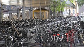 Un parking pour vélos, à Amsterdam