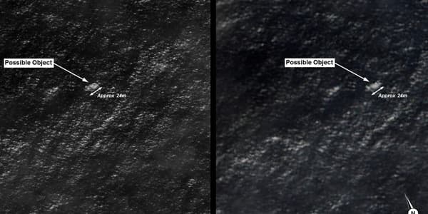 Des images satellites fournies par l'Australie, le 20 mars, montre des objets flottants dans l'océan Indien.