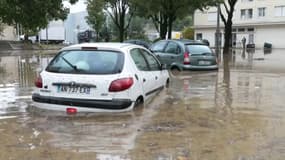 Les dégâts dans les rues de Rive-de-Gier, dans la Loire, après la montée des eaux, le 17 octobre 2024