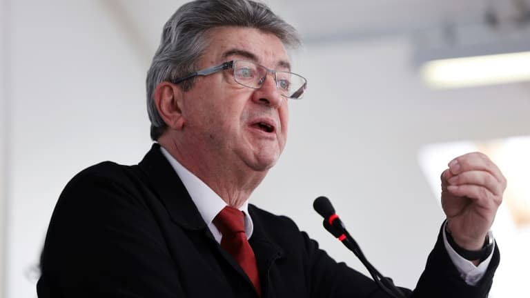 Le leader de La France Insoumise (LFI)Jean-Luc Melenchon présente le 19 mai 2022 le programme de la nouvelle coalition, Nouvelle Union Populaire Écologique et Sociale (NUPES)