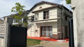Une maison en travaux. (Illustration)