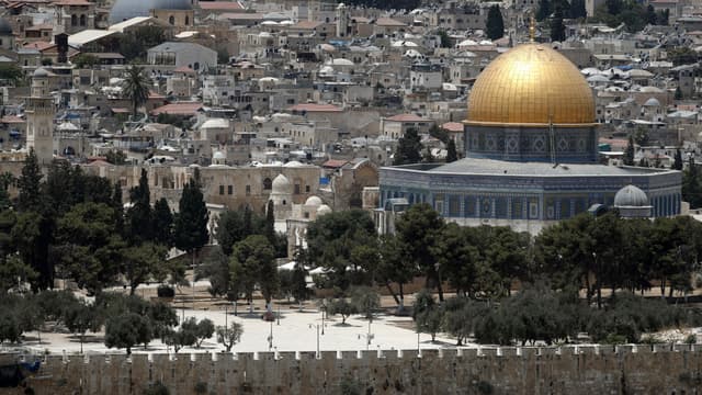 Le Dôme du Rocher de la mosquée Al-Aqsa dans la vieille ville de Jérusalem, le 17 juillet 2017.