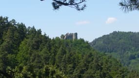 La château de La Garde près du hameau de La Roche en Lozère