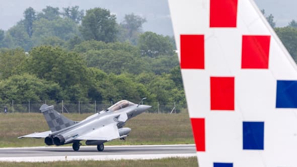 Le 25 avril 2024 un Rafale se pose à Zagreb en Croatie pour la cérémonie de livraison des 6 premiers appareils