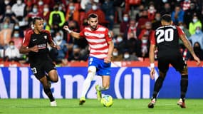 Maxime Gonalons avec Grenade face à Jules Koundé, le 3 octobre 2021