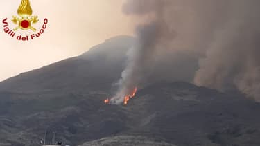 Le volcan en éruption ce 28 août