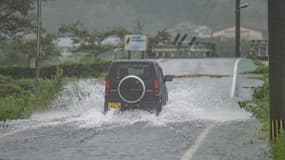 Une route inondée au Japon, lors du passage du typhon Shanshan le jeudi 29 août 2024