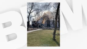 Le théâtre de Marioupol, dans le sud-est de l'Ukraine, où s'abritaient des civils, a été bombardé par l'armée russe