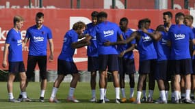 Antoine Griezmann au milieu de ses nouveaux coéquipiers du Barça, le 15 juillet 2019