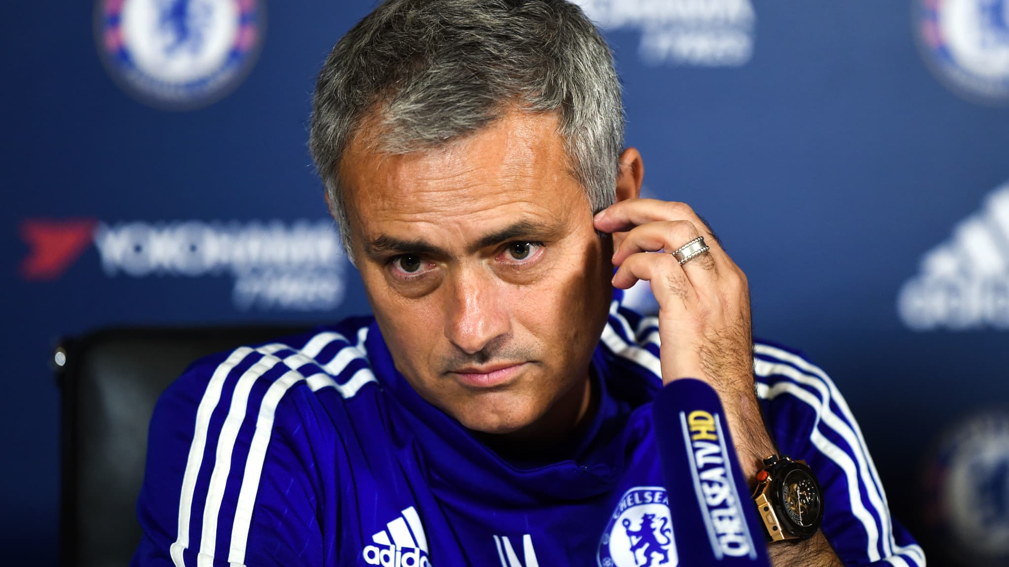 José Mourinho, en octobre 2015, aux commandes des Blues. José Mourinho, en octobre 2015, aux commandes des Blues.