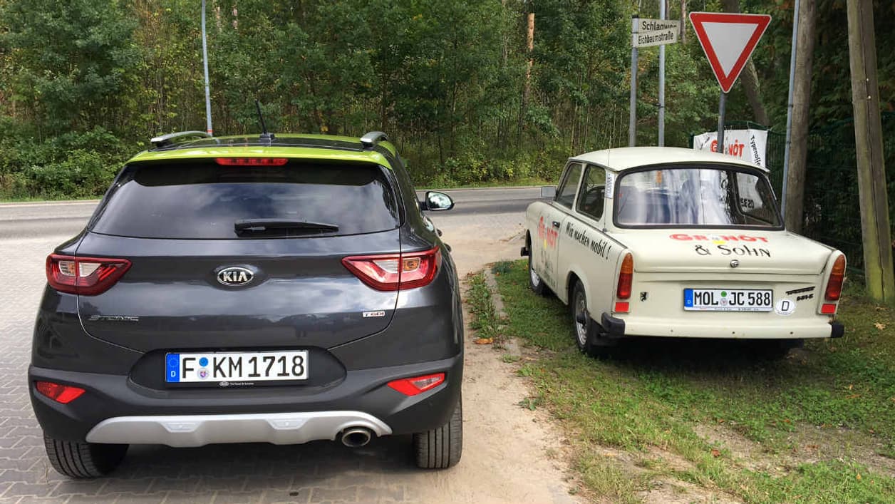 L’un des manques sur le Stonic : la boite automatique. Développée en interne par le groupe Hyundai Kia elle n’arrivera que l’année prochaine, à partir d’avril en France. L’un des manques sur le Stonic : la boite automatique. Développée en interne par le groupe Hyundai Kia elle n’arrivera que l’année prochaine, à partir d’avril en France.