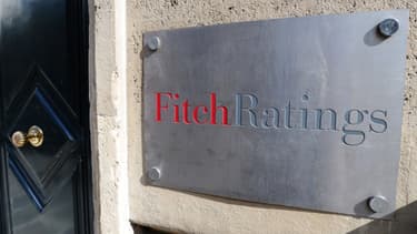 Fitch Ratings envisage, à son tour, d'abaisser la note de la France.
