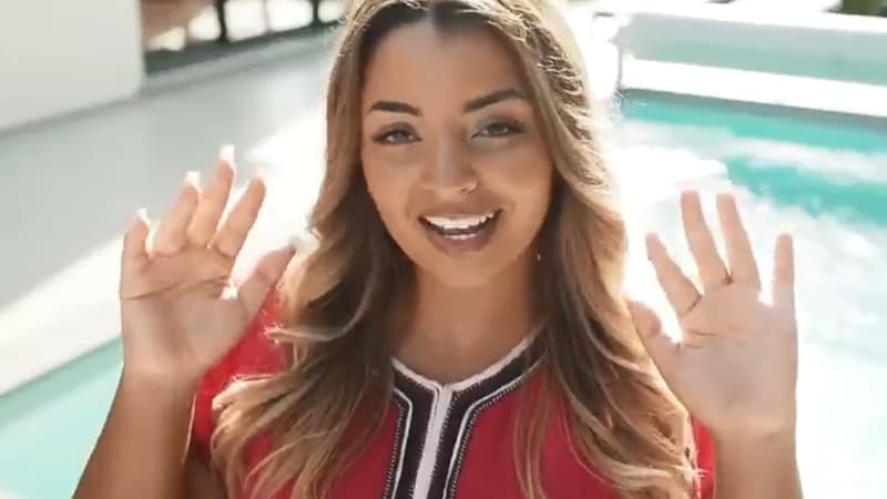 Wejdene dans le clip de "Ciao"