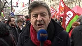Jean-Luc Mélenchon explique les raisons de sa participation à la manifestation contre l’accord sur l’emploi à Paris le 5 mars 2013.