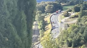 Vue plongeante sur la RD94 lors de l'intervention des secours