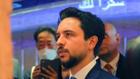 Le prince de Jordanie Hussein ben Abdallah en visite à Osaka au Japon, le 7 mai 2025.