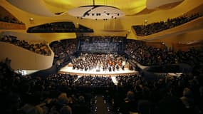 Pour clore la saison, l'Orchestre de Paris invite les spectateurs à venir valser à la Philharmonie.