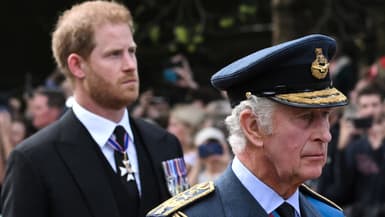 Le roi Charles et le prince Harry lors des obsèques de la reine Elizabeth II le 14 septembre 2022.