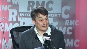 "Le problème ce sont les adolescents fragiles (...) Ils désinvestissent un peu l'école, ils vont trouver une satisfaction dans le jeu"