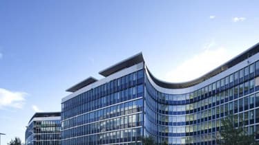 Le nouveau siège d’Unilever en France est l'un des 2 bâtiments du Green Office® Rueil (92) , immeuble de bureaux à énergie positive conçu par l’architecte Jean-Michel Wilmotte. Il a été inauguré ce jeudi 19 mars