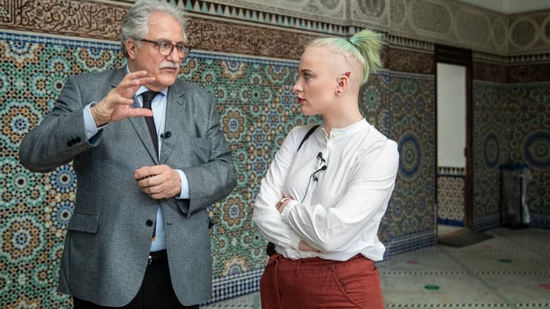 Mila: l'adolescente cyberharcelée visite la Grande mosquée de Paris et espère "l'apaisement"