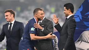 Kylian Mbappé et Nasser Al-Khelaifi après la finale de la Coupe de France entre le PSG et Lyon (2-1), le 25 mai 2024