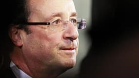 François Hollande entend inscrire son programme économique dans la réalité imposée par la crise, quitte à "calibrer" et étaler dans le temps certaines mesures en attendant le retour de la croissance. /Photo prise le 16 octobre 2011/REUTERS/Régis Duvignau