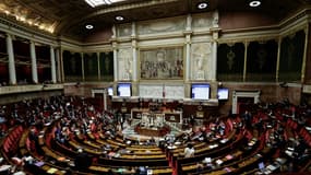 Des députés assistent à une séance dans l'hémicycle de l'Assemblée nationale, le 31 octobre 2024 à Paris
