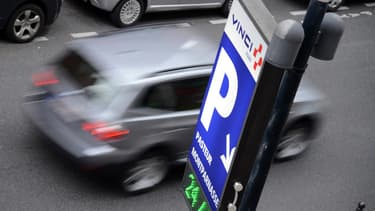En comparant, pour 588 parkings de France métropolitaine , les tarifs de juin 2015 avec les tarifs pratiqués en septembre 2013, l’association dénonce le dérapage des prix des parcs de stationnement.