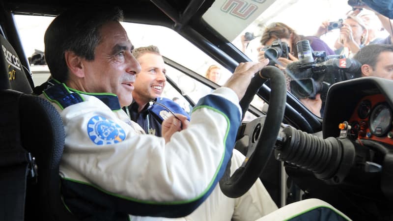 L'ancien Premier ministre François Fillon lors d'une séance d'essais en 2012, sur le circuit du Mans dans la Sarthe.