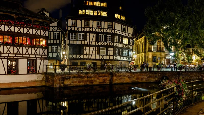 Une lycéenne de 18 ans a été légèrement blessée jeudi lors d'une intervention des CRS au cours de la manifestation à Strasbourg contre la loi Travail - Jeudi 17 mars 2016
