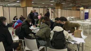 Un centre d'accueil unique est ouvert pour les réfugiés ukrainiens dans le 15e arrondissement de Paris.