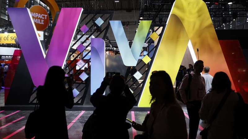 Les visiteurs arrivent au salon de l'innovation et des start-ups technologiques Vivatech à Paris, le 14 juin 2023.