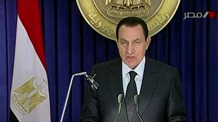 L'intervention télévisée, vendredi soir, d'Hosni Moubarak ne semble pas avoir calmé ses opposants, qui sont redescendus par centaines samedi dans les rues du Caire pour exiger son départ après quasiment 30 années au pouvoir./Image diffusée le 28 janvier 2