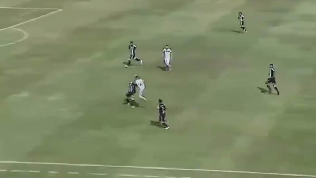 Botafogo : Kaio Wilker expulsé après neuf secondes de jeu Botafogo : Kaio Wilker expulsé après neuf secondes de jeu
