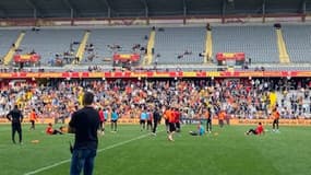 Le public du RC Lens présent à l'entrainement avant le Derby