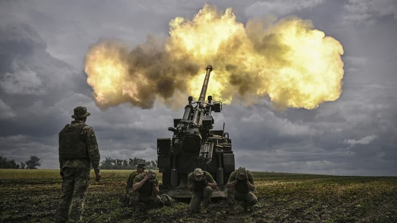 La France va fournir 12 canons Caesar supplémentaires à l'Ukraine