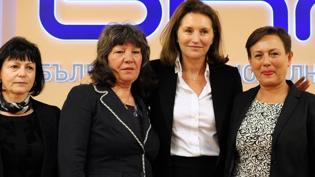 Cécilia Attias (troisième en partant de la gauche) et trois des infirmières bulgares libérées.