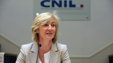 Isabelle Falque-Pierrotin explique que la surveillance de masse enfreint la morale mais surtout le droit.