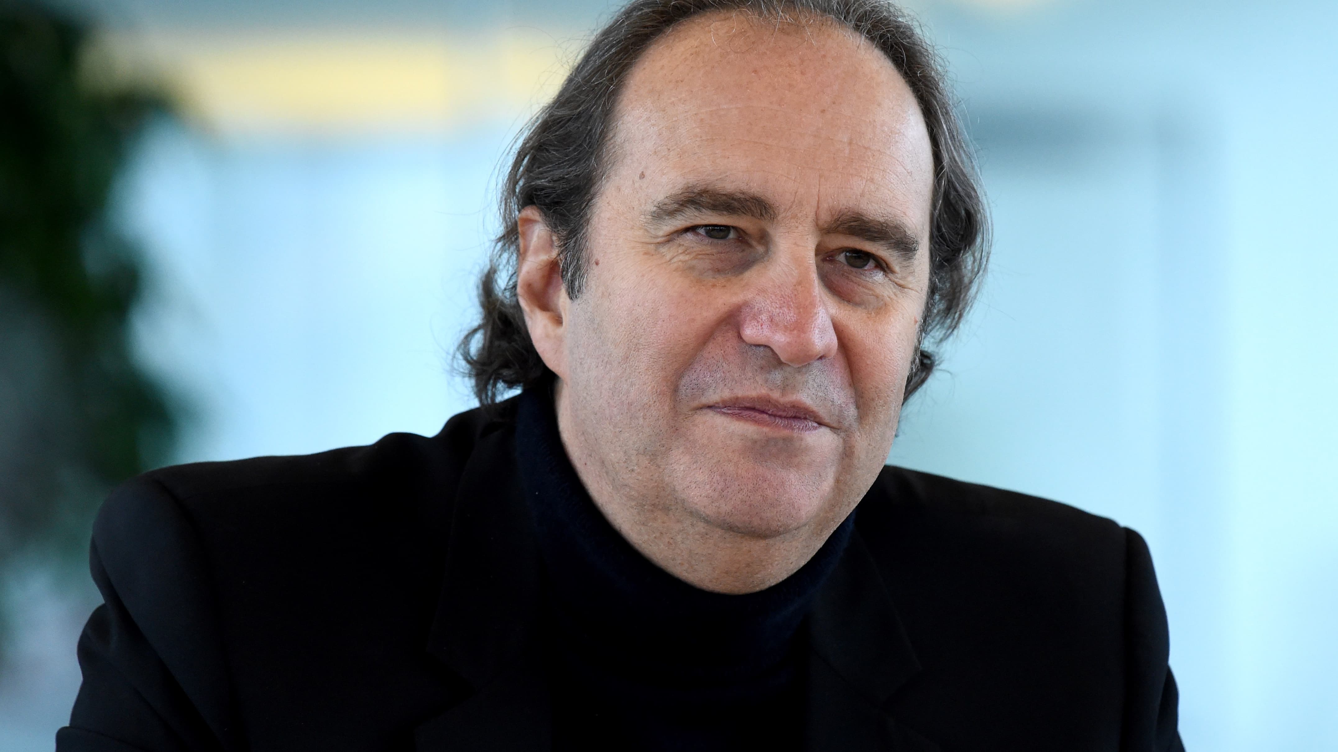 tele xavier niel veut recuperer le canal tnt de   promet le retour