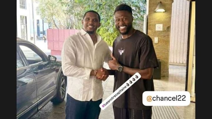 Samuel Eto'o et le défenseur congolais de l'OM, Chancel Mbemba en août 2024