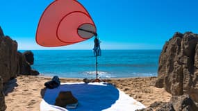 Même sous une forte tramontane, le parasol de Leaf for Life ne s'envolera jamais