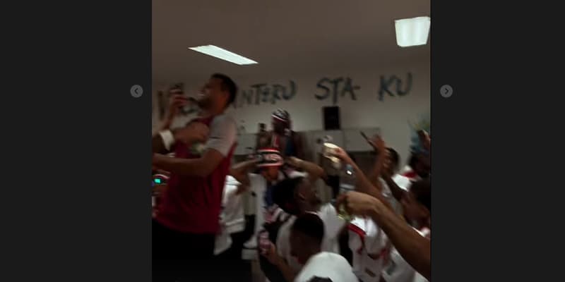 La fête dans le vestiaire du Cap-Vert après la qualification pour la Coupe du monde 2026, le 13 octobre 2025