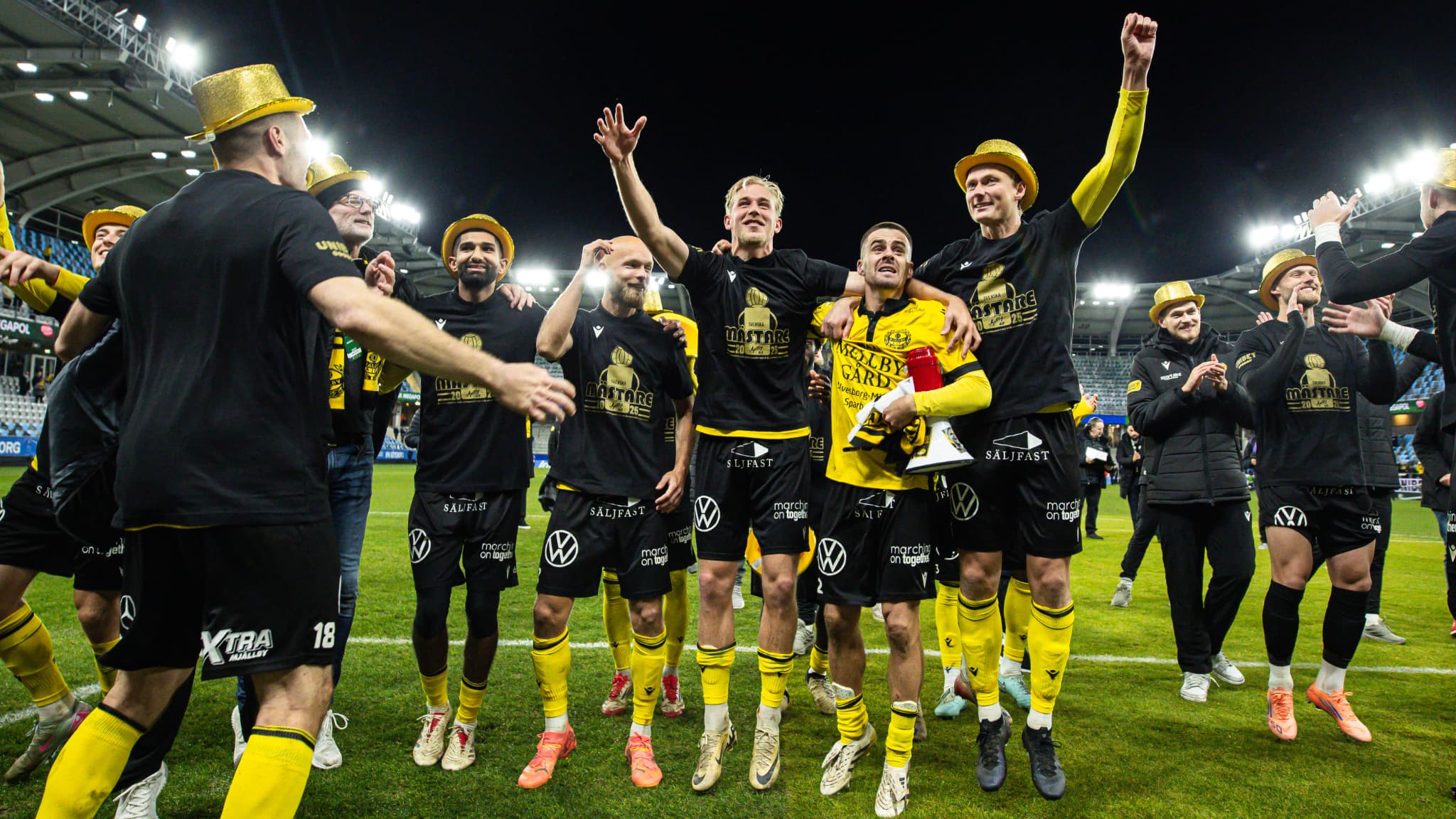 UN VILLAGE D’À PEINE 1500 HABITANTS REMPORTE LE CHAMPIONNAT DE SUÈDE: L’IMPENSABLE EXPLOIT DU CLUB DE MJÄLLBY