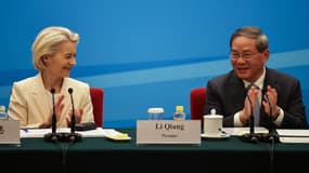 Ursula von der Leyen, la présidente de la Commission européenne, et Li Qiang, le Premier ministre chinois, à Pékin le 24 juillet 2025. 